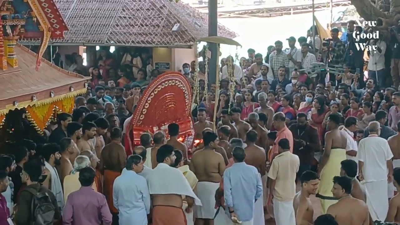 അതിയടം മുച്ചിലോട്ട് ഭഗവതിയുടെ തിരുമുടി നിവർന്നു | Athiyadam | Muchilottu Bhagavathi
