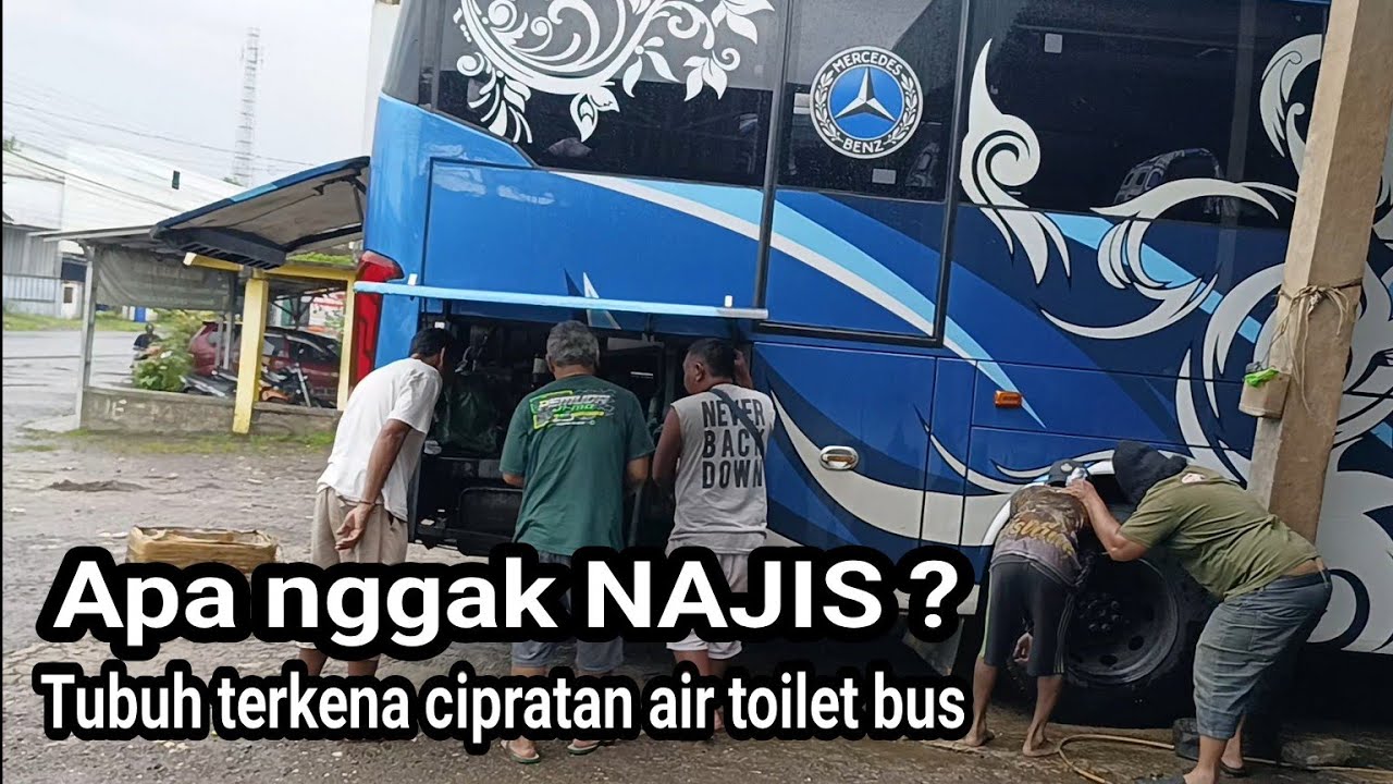 NAJIS air kencing dibuang di jalan sat bus berjalan