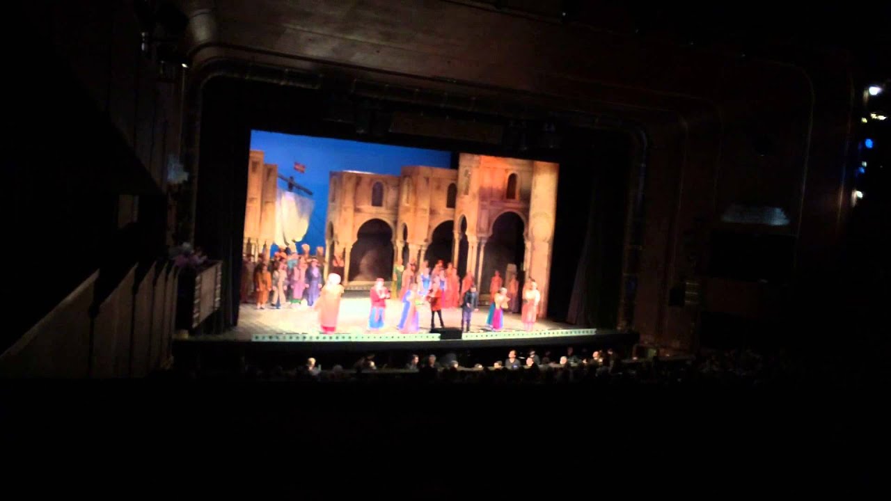 Synchronized clapping in Hungary after an opera