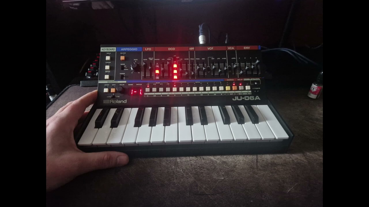 Short Roland JU-06A demo - Jupiter Sunrise - Running Zombies