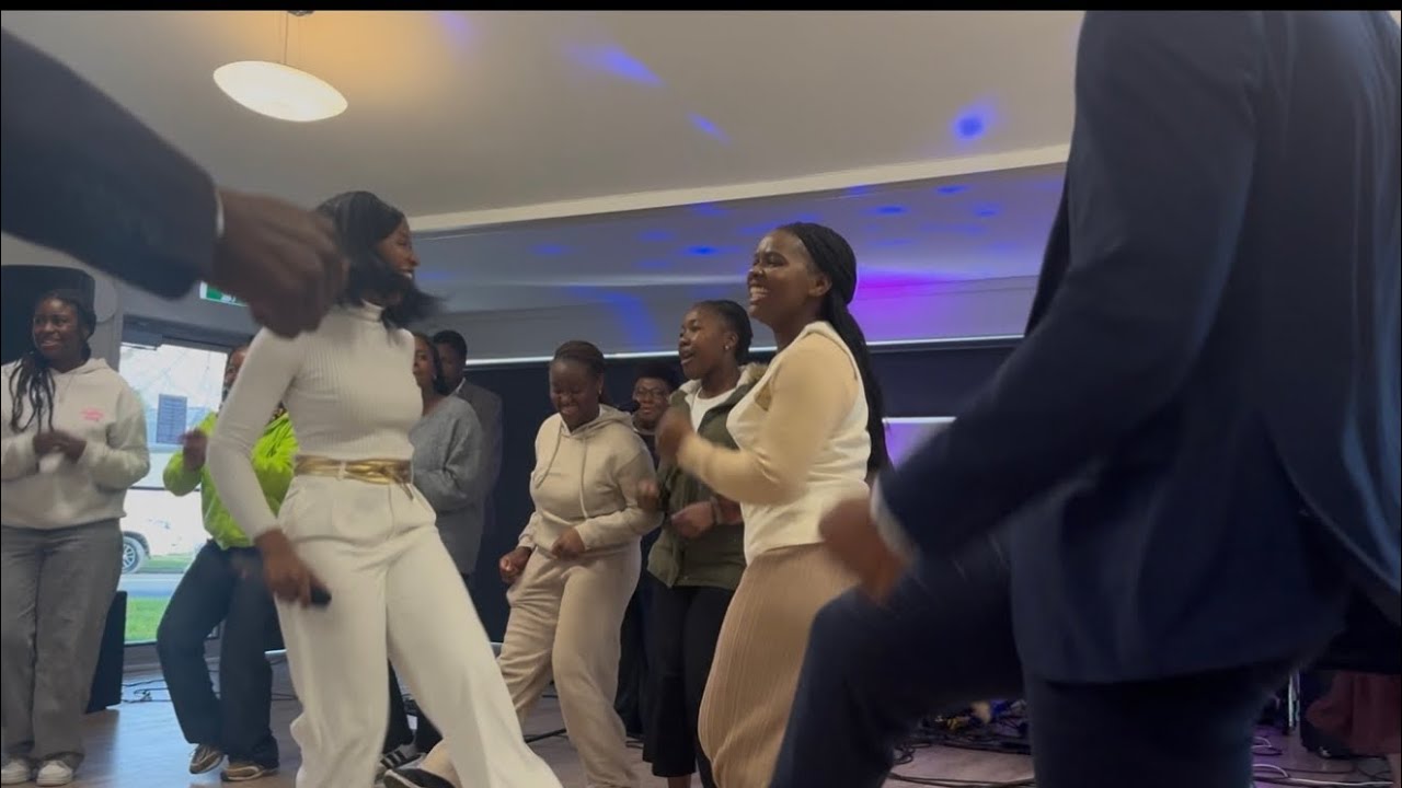 Todada naye Jesu🔥.No fun at chuch? #dance #church #praiseandworship #zimbabweanyoutuber #zaoga