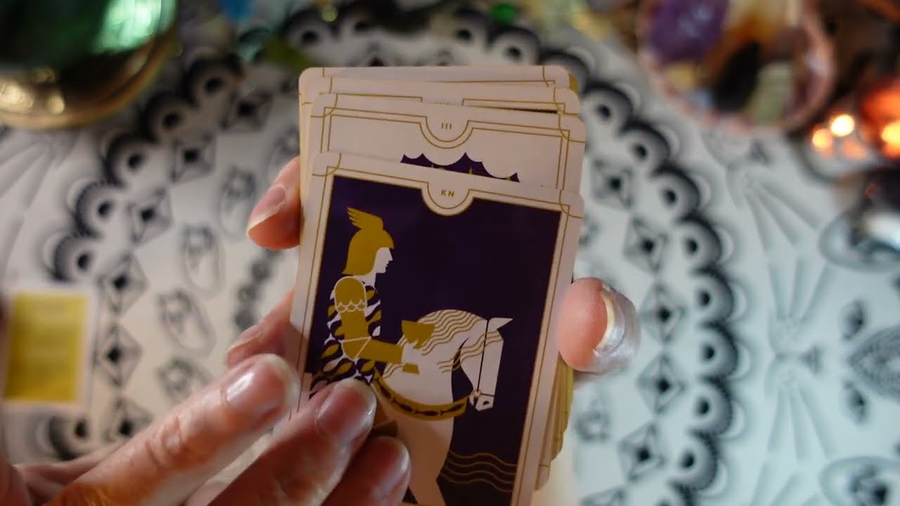 EVERYDAY TAROT MINIATURE EDITION - Deck Review - A Modern Approach to the Ancient Wisdom of Tarot!
