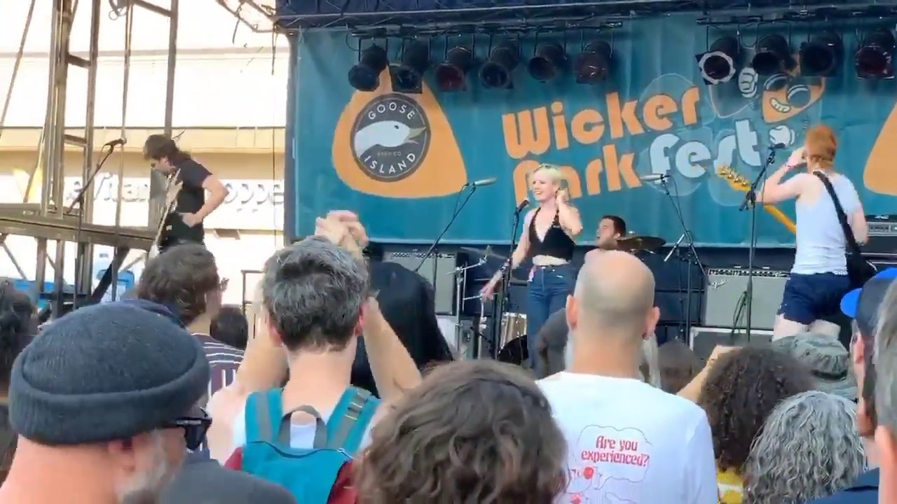 Amyl and The Sniffers - Some Mutts (Can't Be Muzzled) [Wicker Park Fest - Chicago 7/27/19]