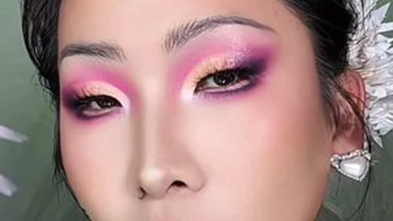 浓颜小眼睛的春天！粉紫截断妆太绝了✨单眼皮浓颜别硬凹甜妹！这款春日粉黛截断妆，粉嫩又有气场，消肿显大，高级感拉满～#粉彩系 #粉彩妆 #今日人设是粉彩美人 #单眼皮 #截断式眼妆
