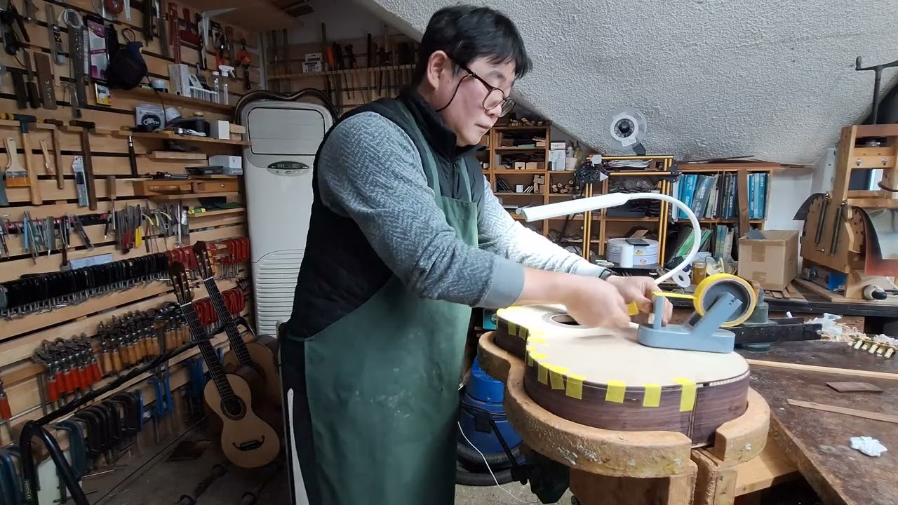 Making Guitar HongSik Uhm / 엄홍식 기타 제작 2026년 1월 2일
