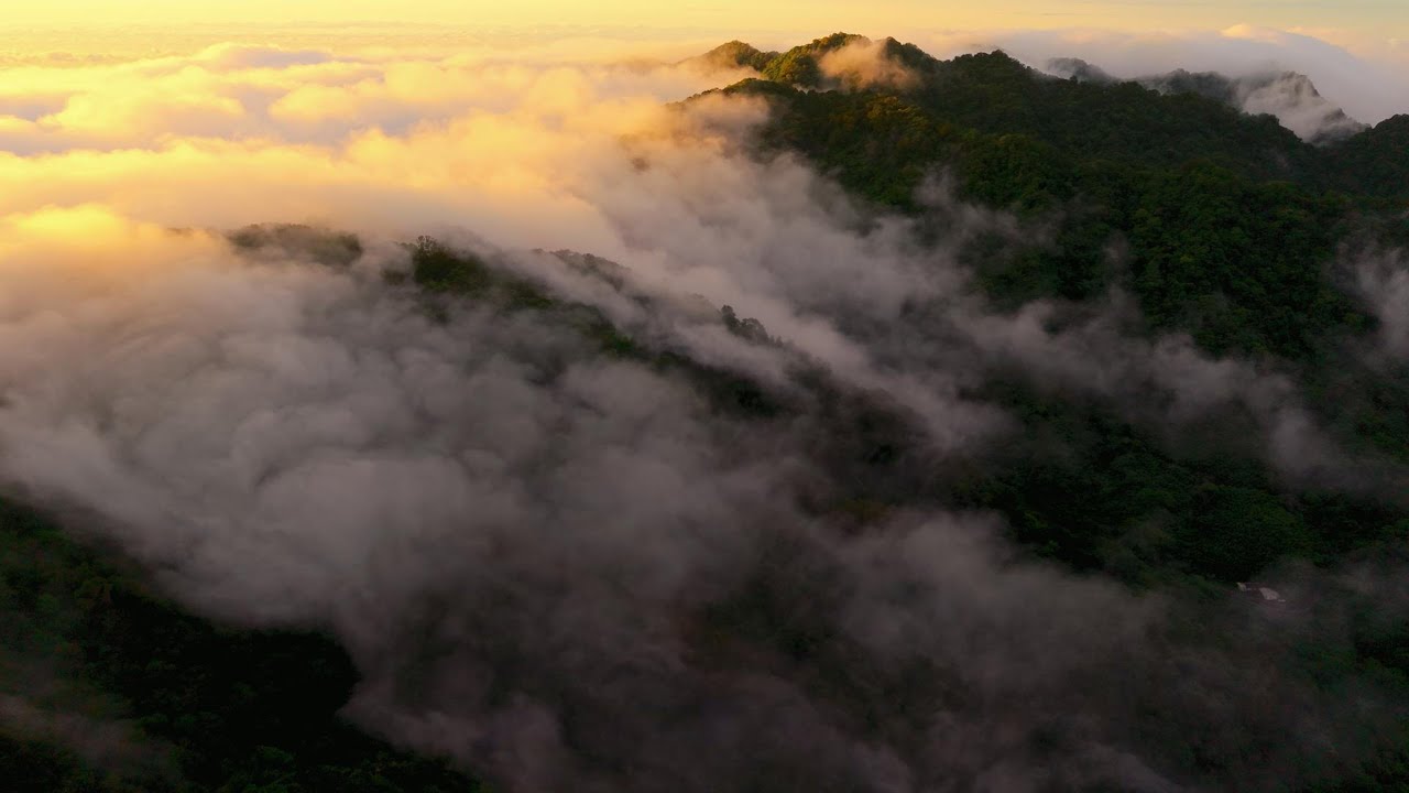 苗栗公館八角凸雲海