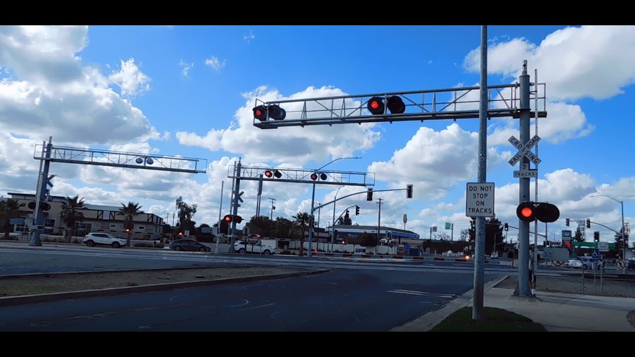 Sierra St Railroad Crossing, Kingsburg CA. (3 GS Type 1's!)