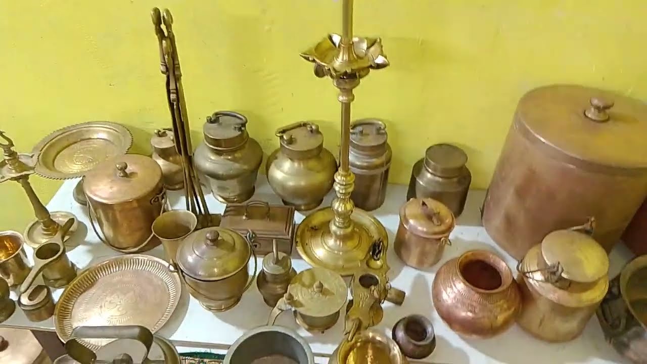 Old vintage brass and bronze for sale    kitchen and storage items