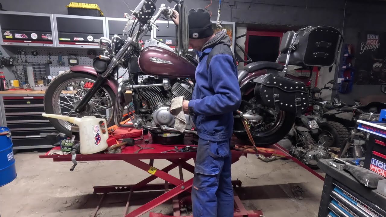 Yamaha XVS 650 ciekawy custom -cieknące lagi,wymiana płynów ....