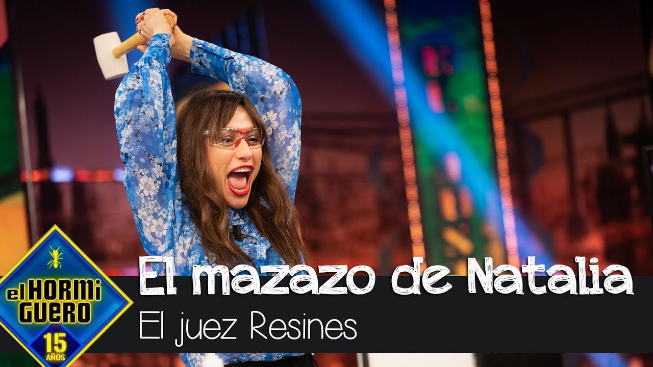 Natalia Verbeke arrebata su maza al justiciero Resines - El Hormiguero