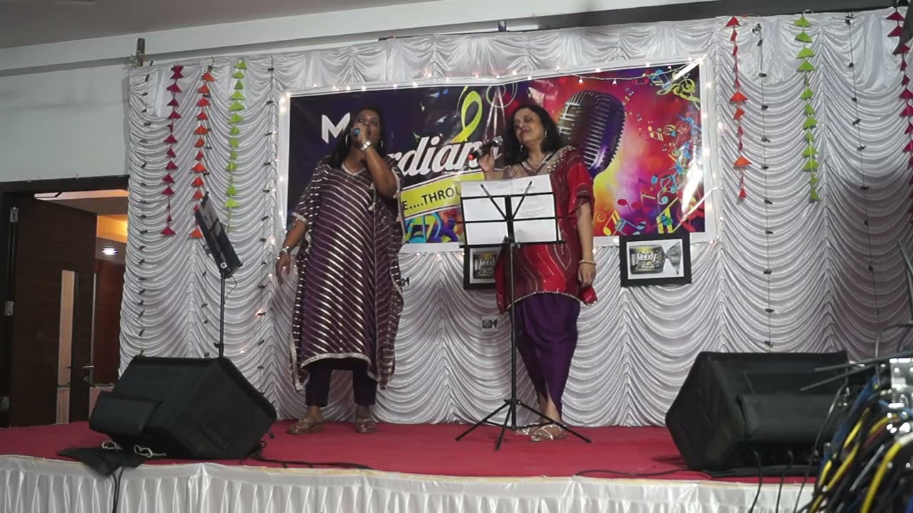 11. Meena Ji & Vidya (Gajar Ne Kiya Hai)