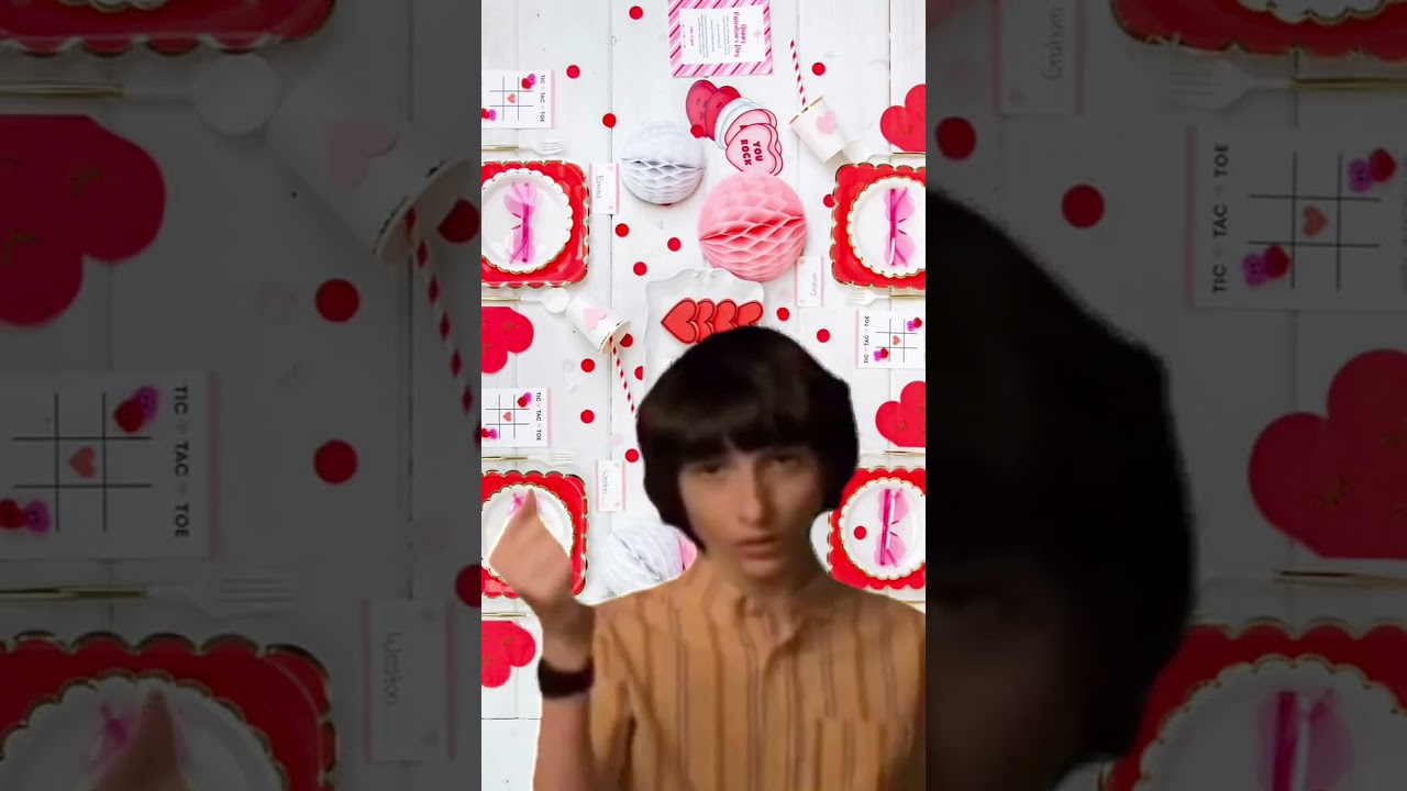 Celebrate love with our easy valentines party kit! #valentinesdaydecor