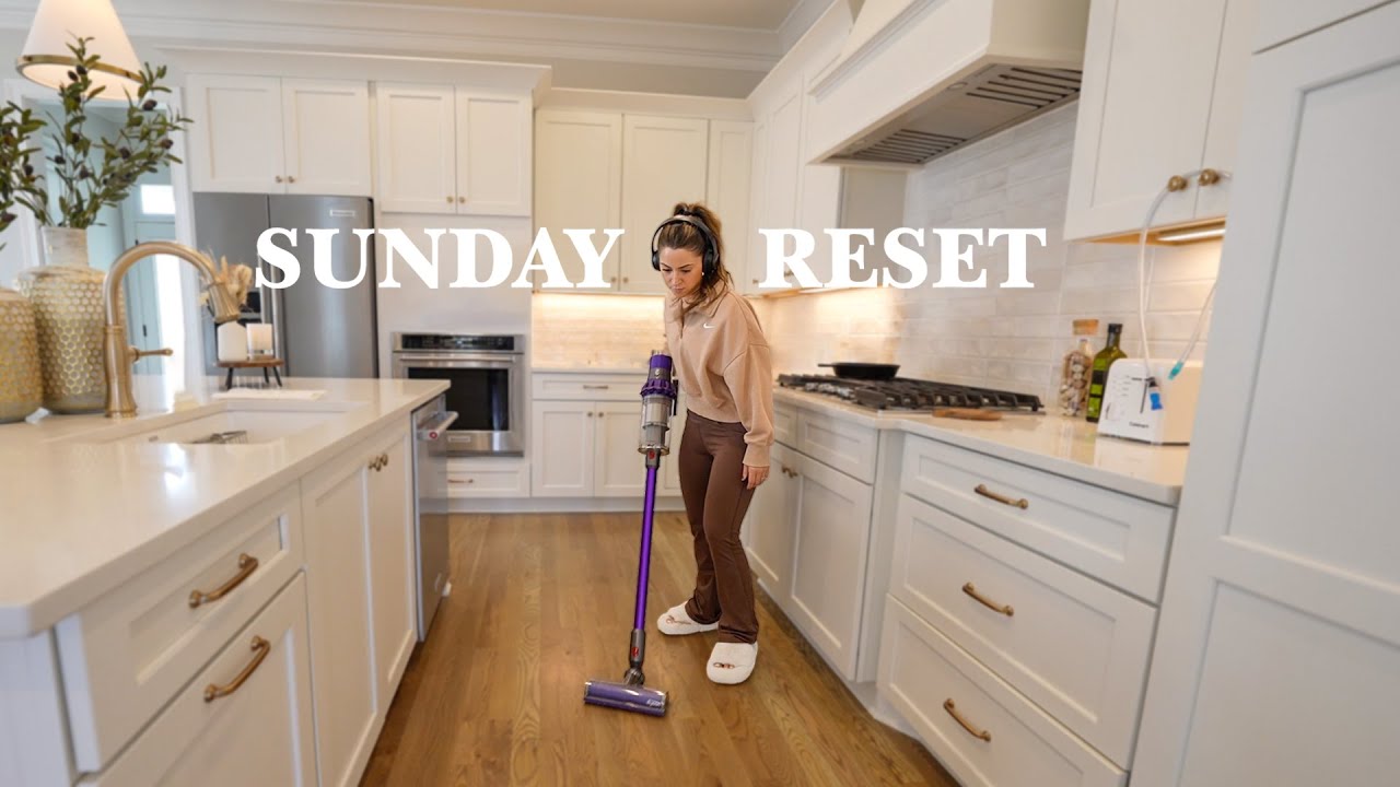 Deep cleaning + Organizing my messy house