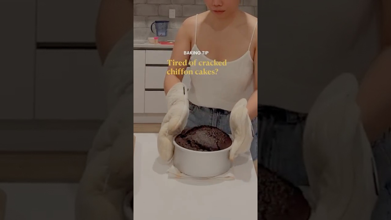 How to Make Flat Cakes Every Time - Water Bath Hack!