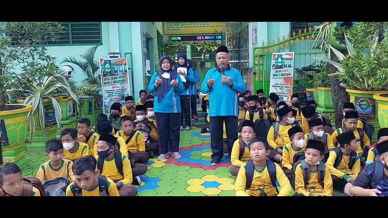 Outbond MIN 2 Madiun untuk Membentuk Karakter Siswa oleh Yonif Raider 501