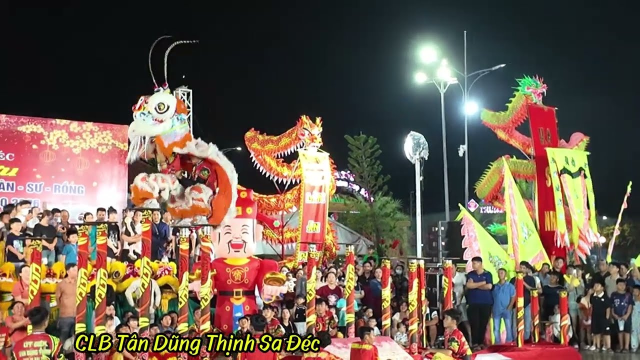 TIẾT MỤC MÚA LÂN LÊN MAI HOA THUNG CỦA CLB TÂN DŨNG THỊNH