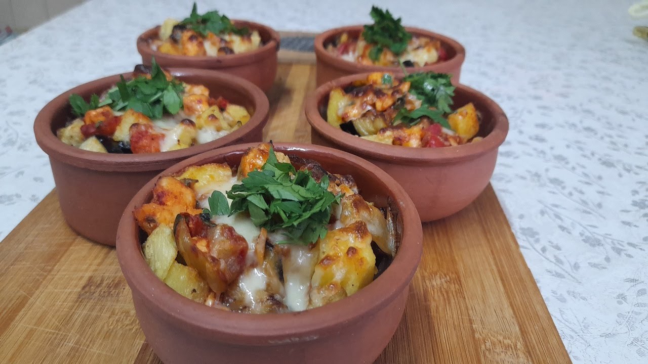 Güveçte Patlıcan Patates Tavukla Lezzet Bombası