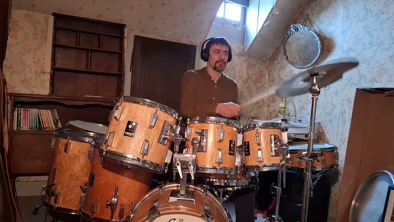 Un jour un groove ! Début de taf pour le projet Fast Fashion (depeche mode rock) ❤️🙏🤘💥 
