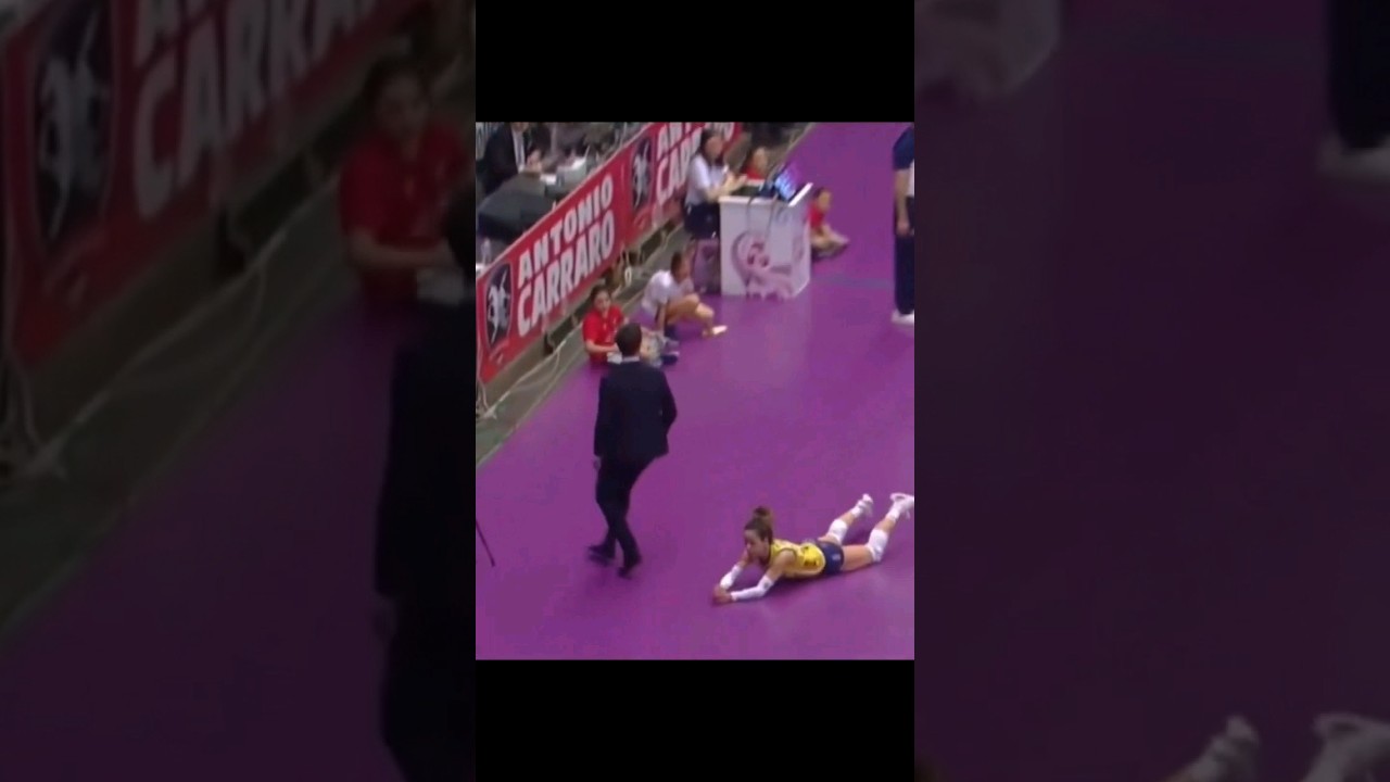 Santarelli, Monica yengeyi biraz &ccedil;ıldırtıyor 😅