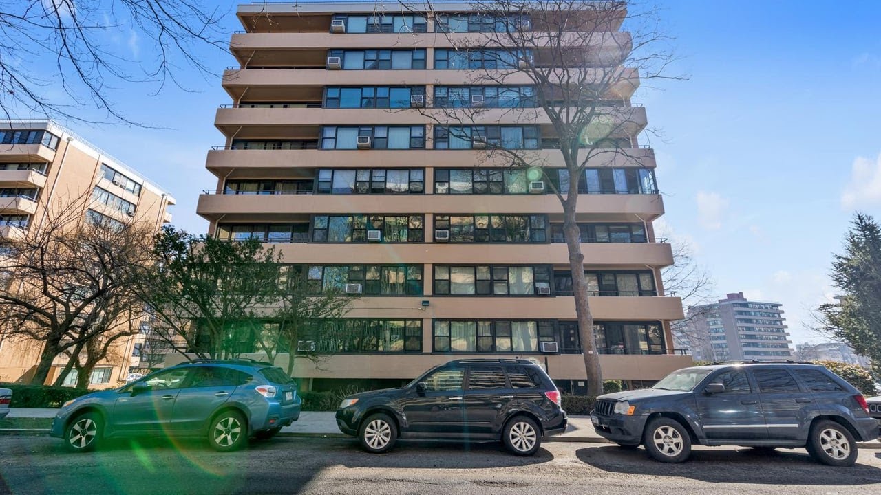 7-25 166, Beechhurst, NY
