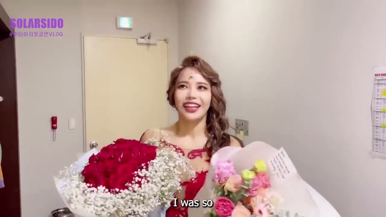 Find someone that treats you like how Moonbyul treats Solar