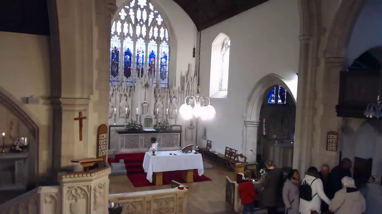 9.15am Sunday Mass