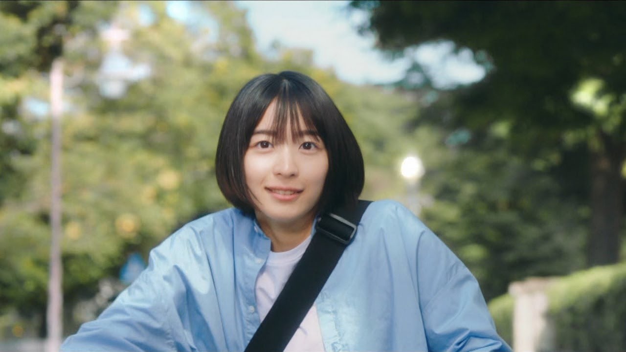 鳴海唯  アイングループ「元気を届ける薬剤師」篇 TVCM