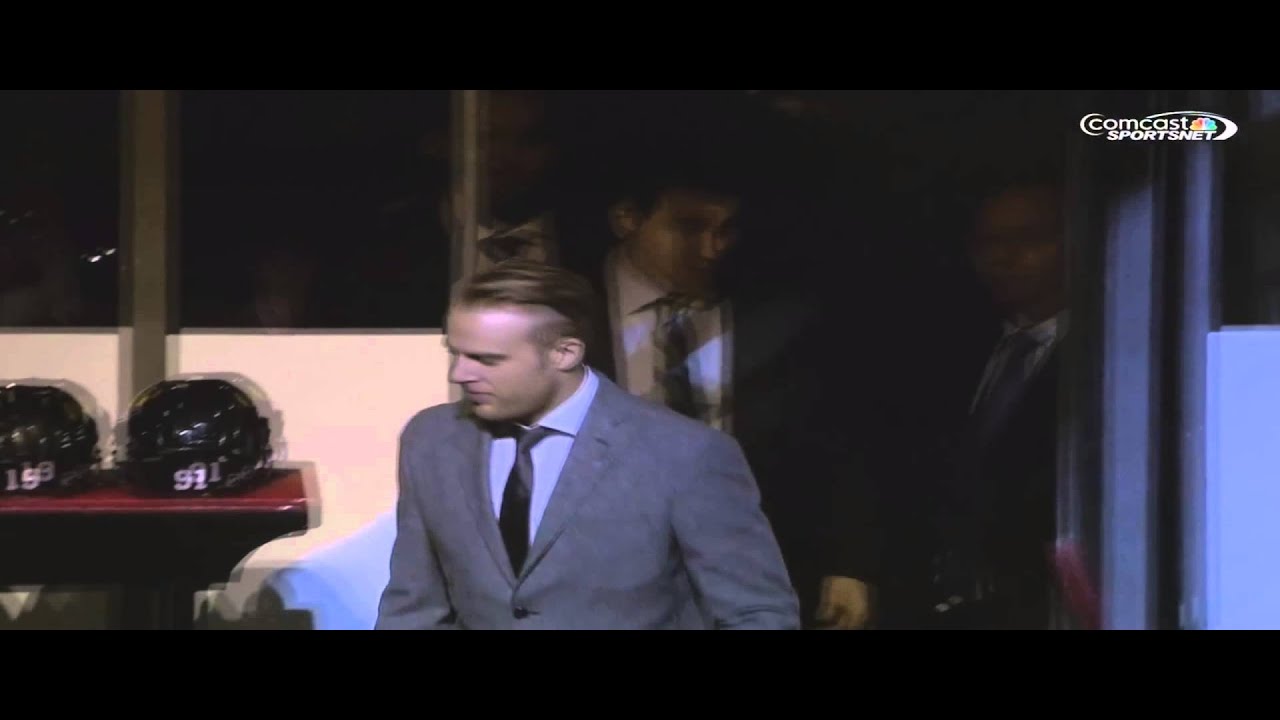 Chicago Blackhawks 2014-2015 Home Opener. Player Introduction & Anthem (HD)