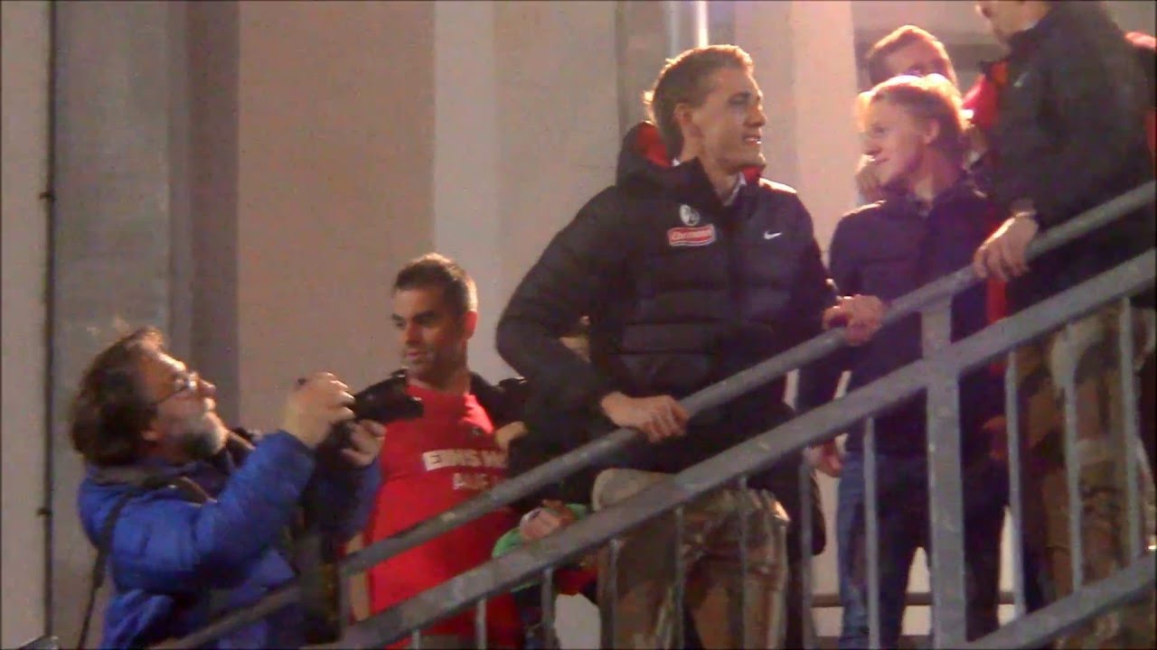 Ankunft des SC Freiburg am Schwarzwaldstadion!