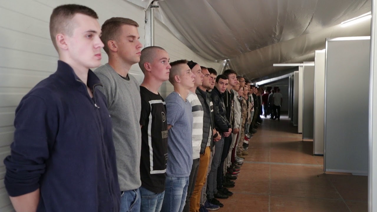 Ādažos militāro karjeru sāk vairāk nekā 60 profesionālajā dienestā pieņemtie karavīri