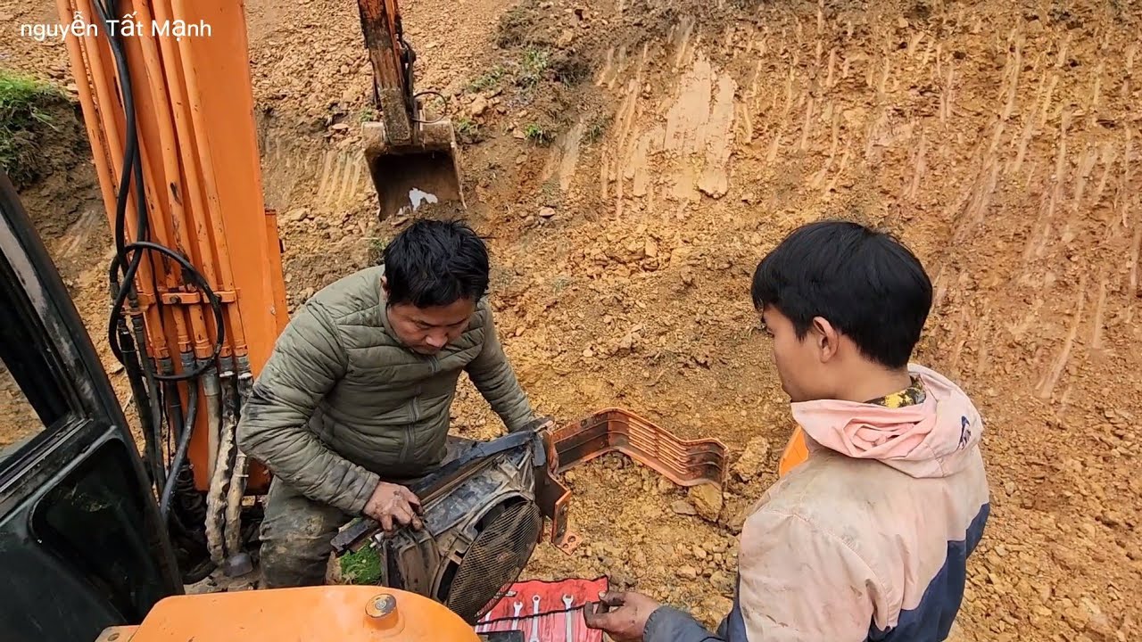 Sự Béo Em Dư Đào RUỘNG KHỦNG Trên Đỉnh núi Máy xúc LIÊN TỤC Hỏng. nguyễn Tất Mạnh