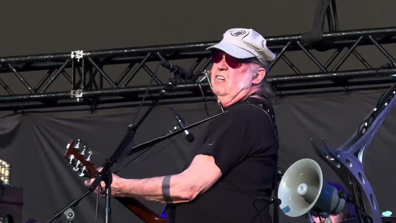 “Ambulance Blues” Neil Young live at British Summer Time (BST Hyde Park) London, 7/11/2025