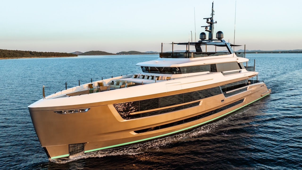 Yacht Gisa | Take My Money Right Now!!!