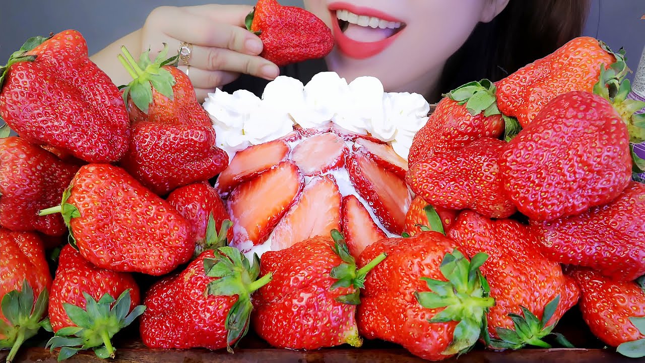 ASMR DÂU CHẤM KEM - fresh strawberries with whipped cream EATING SOUNDS | LINH-ASMR