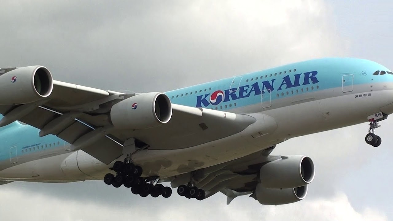Korean Airlines Airbus 380-800 HL7619 Landing London Heathrow 27L