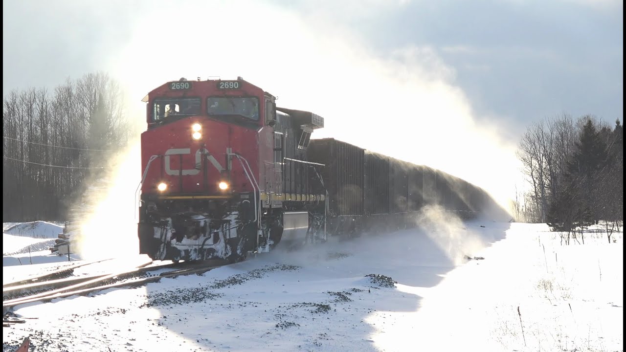 Поезда CN All-Rail для перевозки железной руды 2 | CN обслуживает Север