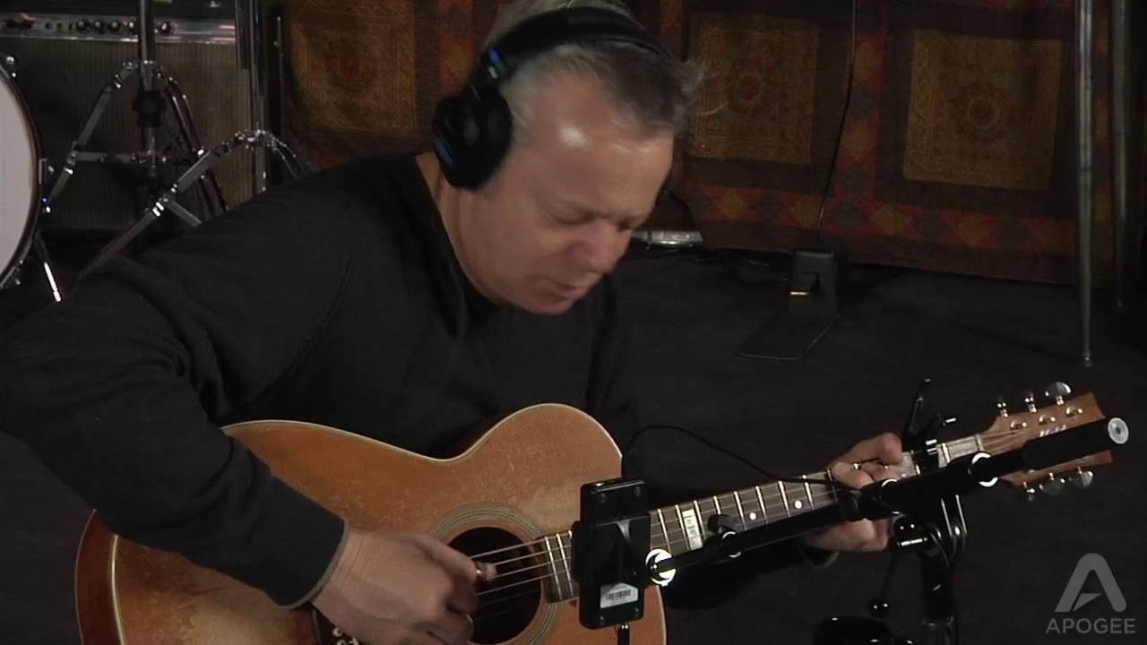 Tommy Emmanuel records his guitar with Apogee ONE and GarageBand