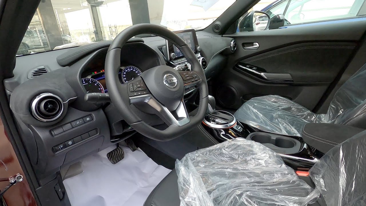 Nissan Juke 2022 Tekna Бургундский цветной экстерьер и обзор интерьера