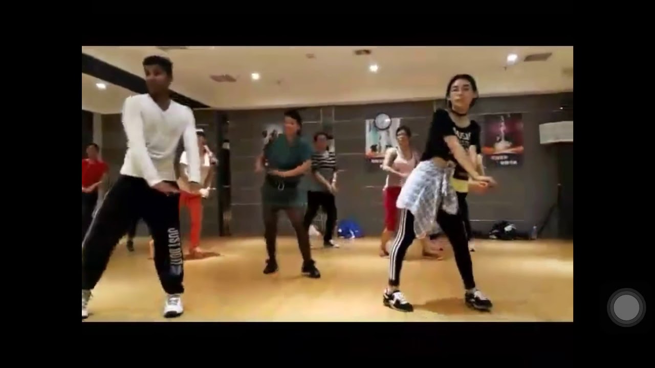 Fevicol se Dance in china #Ganeshmaster