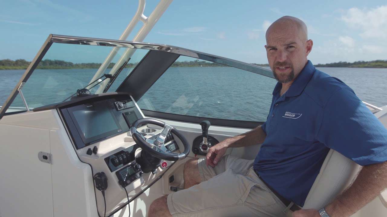 Boston Whaler | 240 Vantage Walkthrough