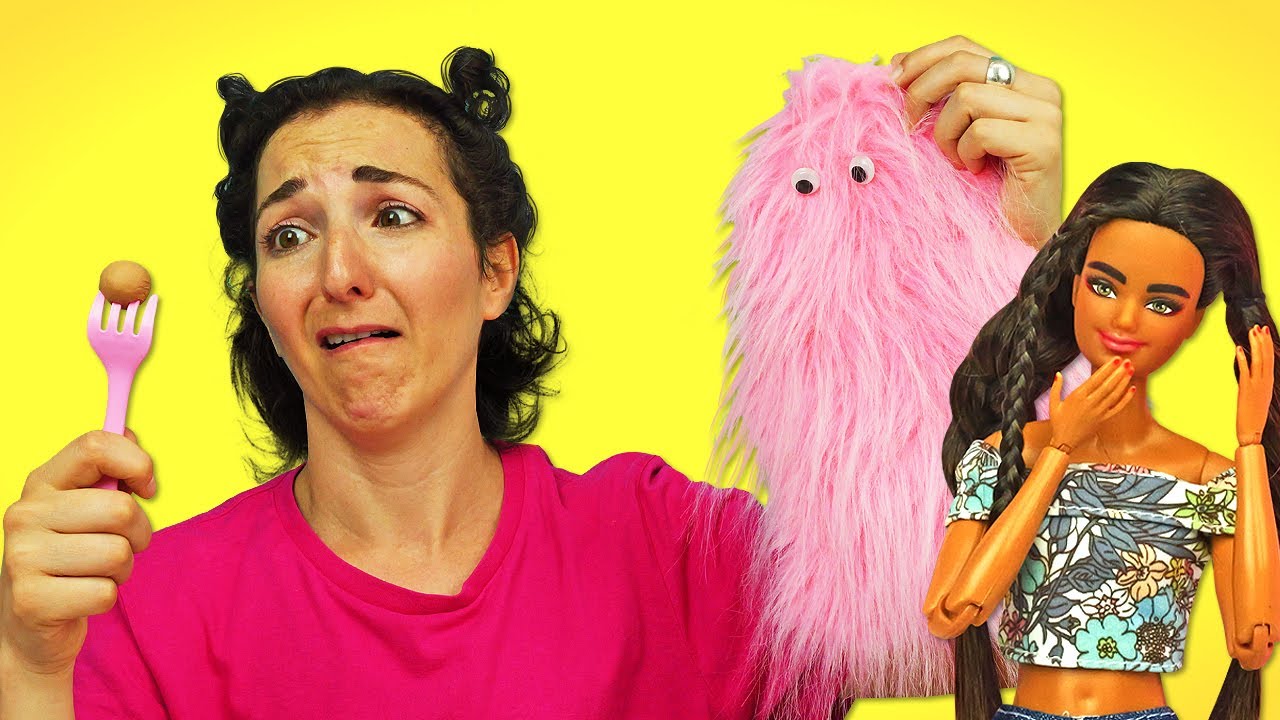 Dov&rsquo;&egrave; il mio orsetto di peluche? Scherzi per ragazze. Video con le bambole Barbie in italiano
