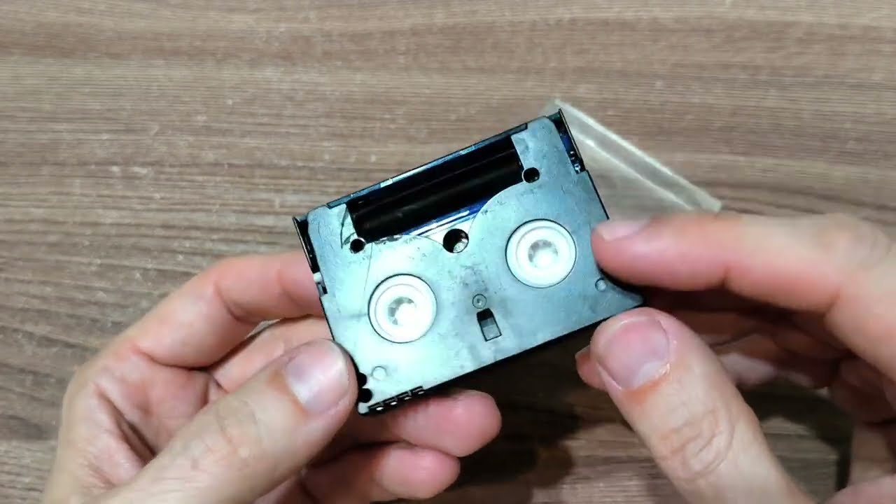 Неразборная видеокассета miniDV / Порвалась пленка, как достать