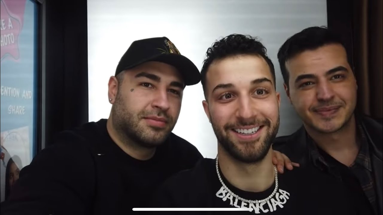 آریا کوکزر رفت توو درخت 😂😂