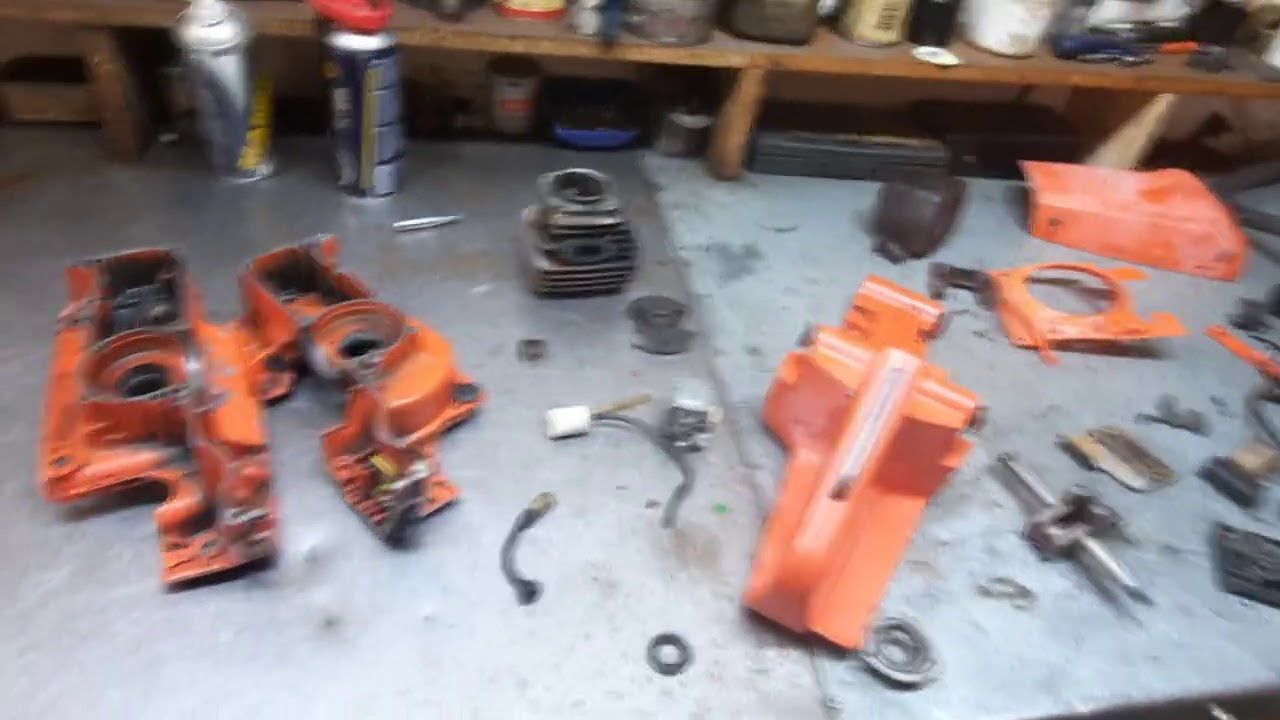 Husqvarna 254 és a kísérők..