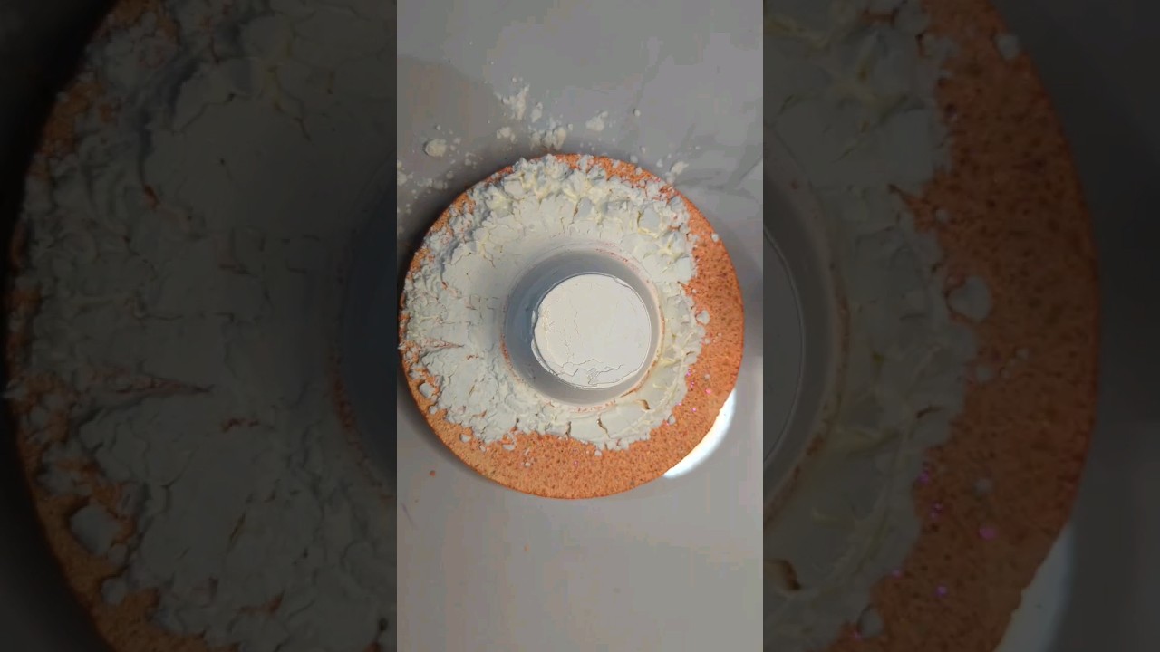 Super Squeaky Squishes #asmr #cornstarch #apowderymess