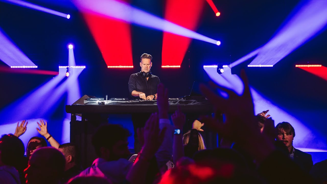 DJ TOM is te boeken via KWADRAAD