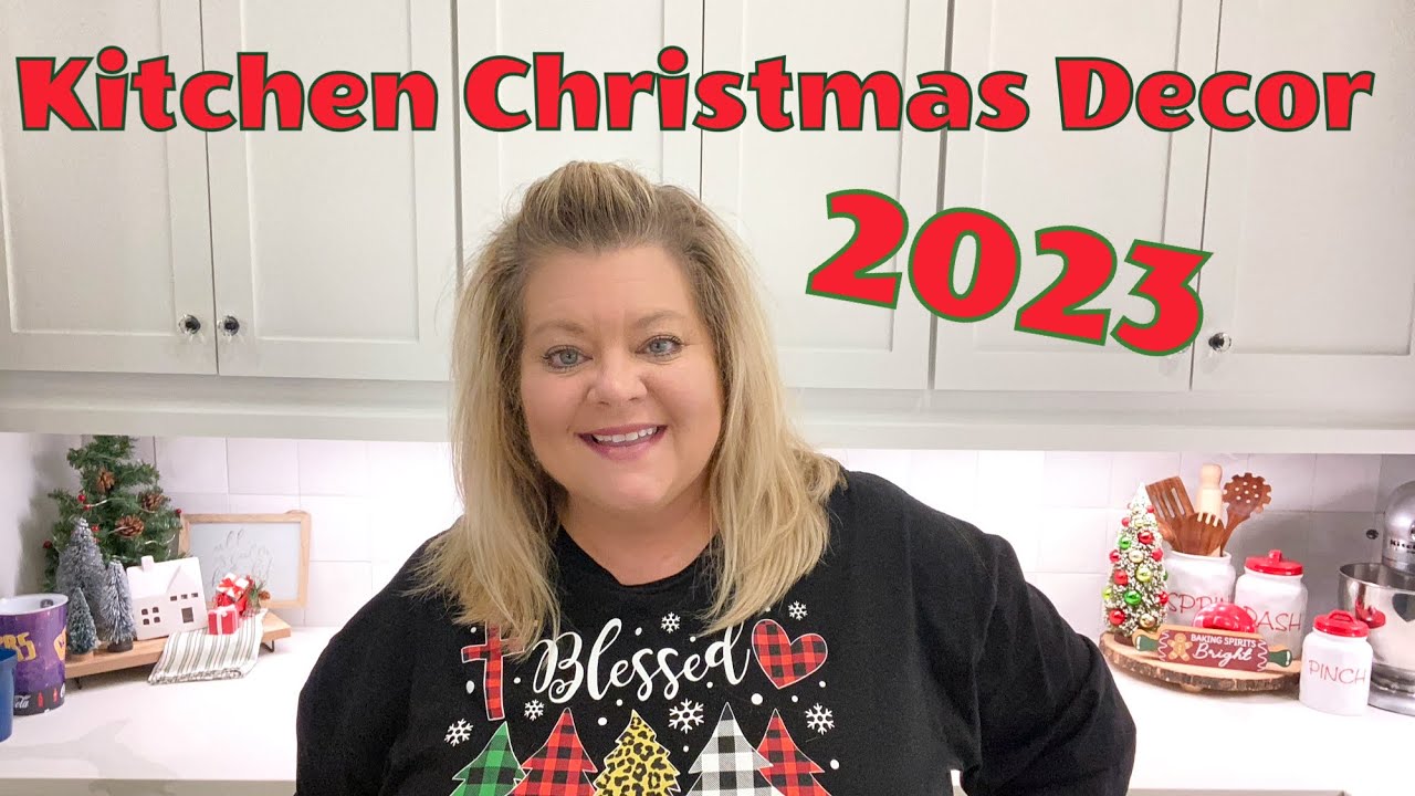FESTIVE KITCHEN CHRISTMAS DECORATE WITH ME! Christmas Decor Ideas for the Kitchen