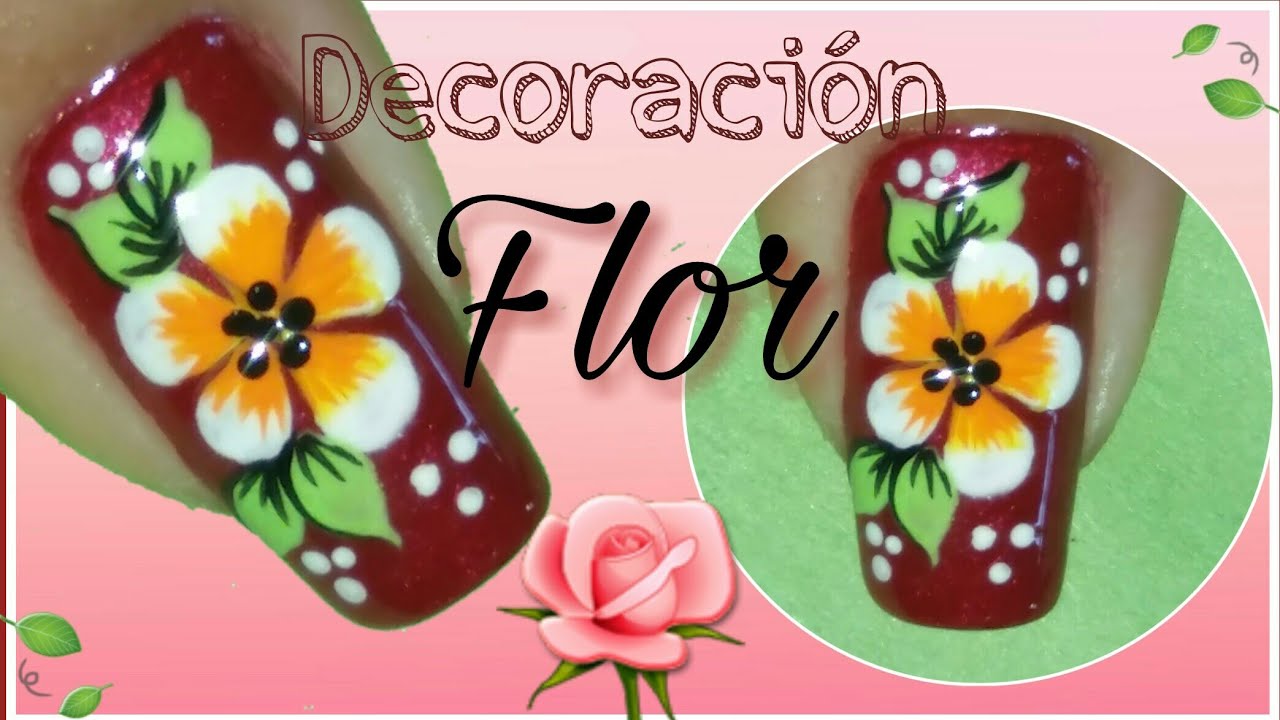 Decoración de uñas con flor