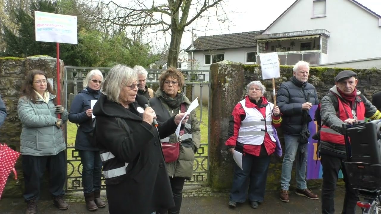 2026-02-22 Dreieich bleibt bunt - Zwischenkundgebung am jüdischen Friedhof in Dreieichenhain