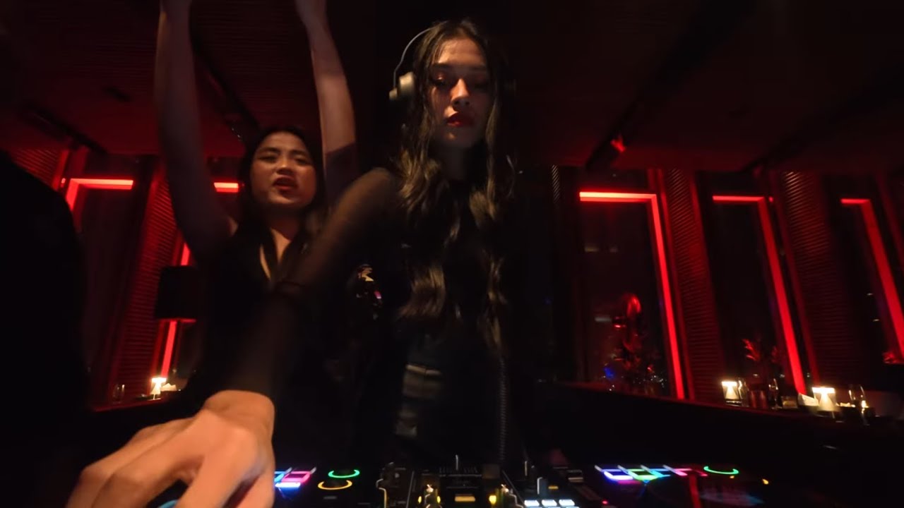 Ina Yohari B2B Clav | Melodic House & Techno DJ Set @ Kita Bar 08/11/25